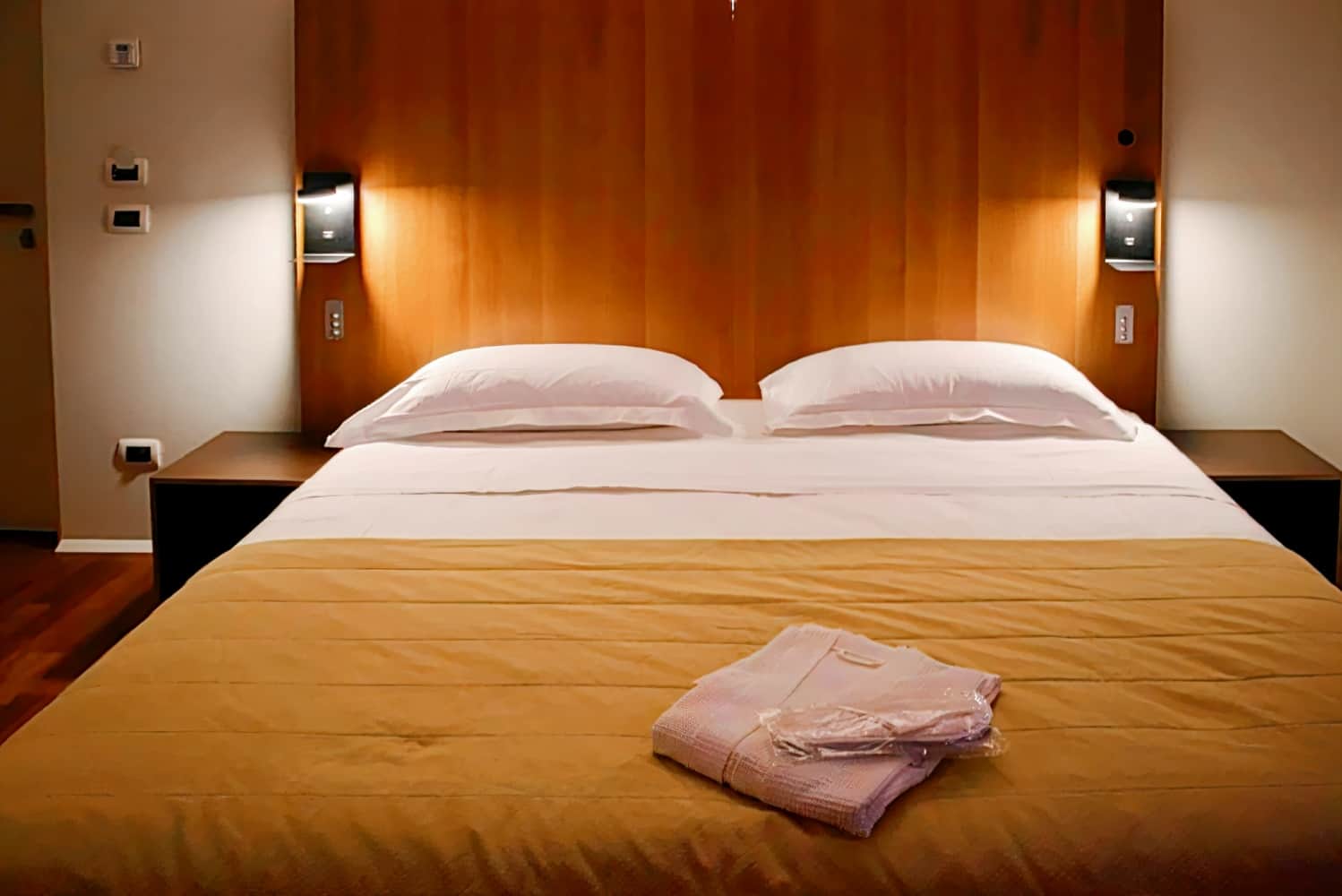 New Ipoint Hotel