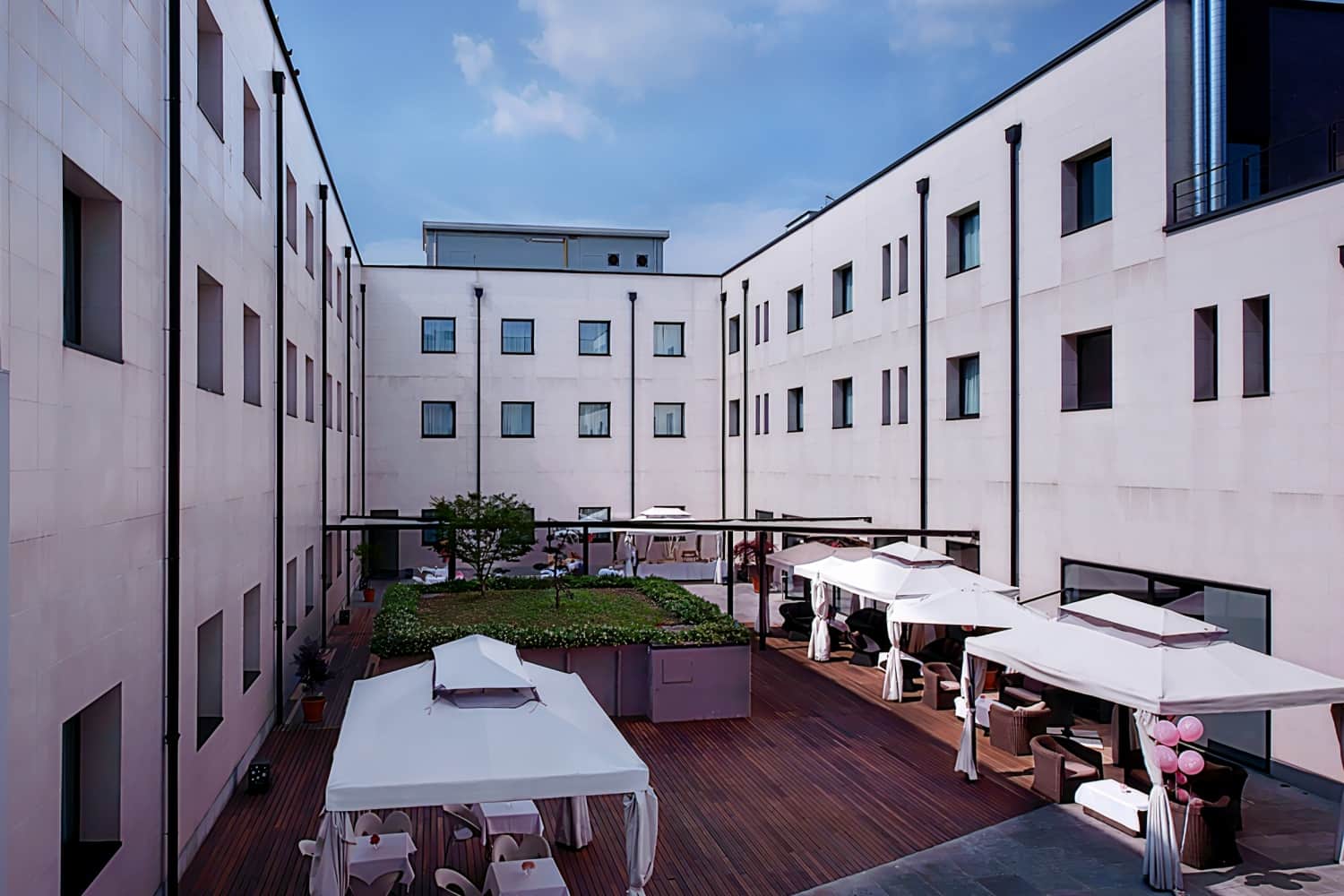 Neo Hotel