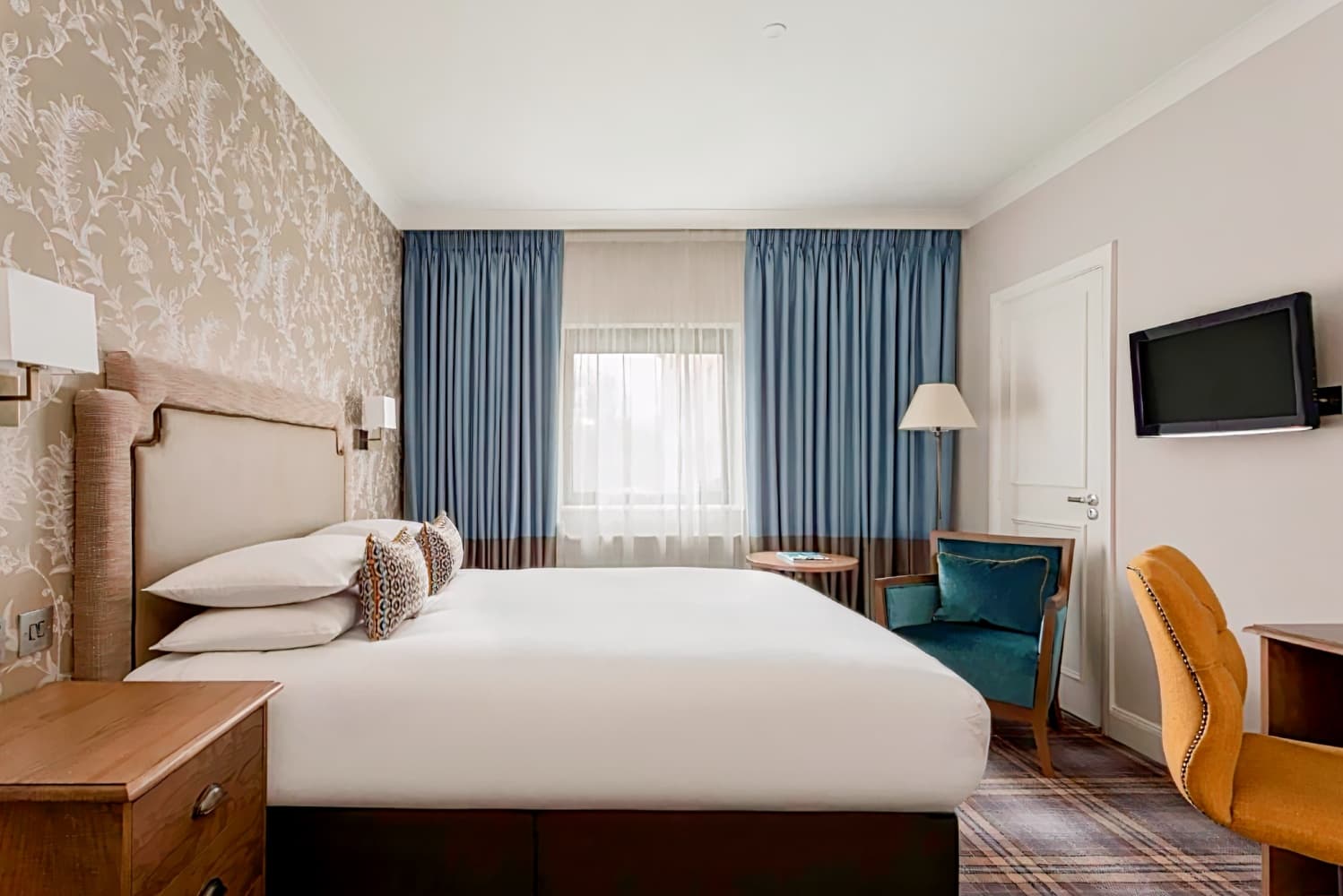 Bridgewood Manor Hotel