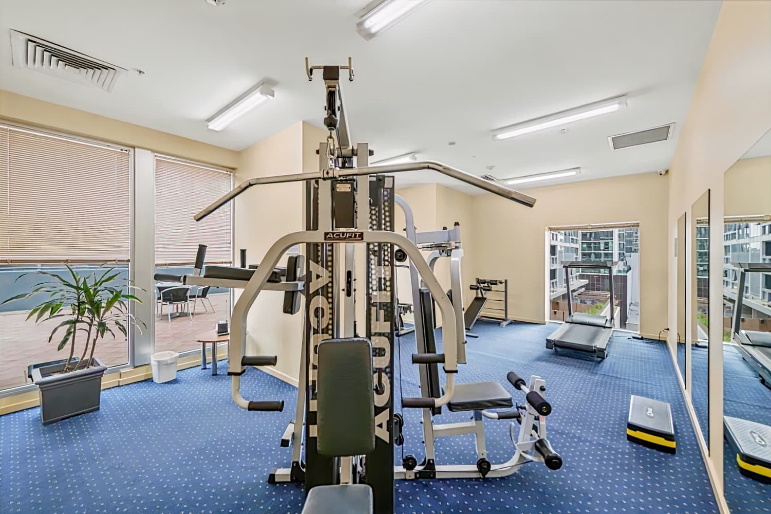 YEHS Melbourne Hotel CBD