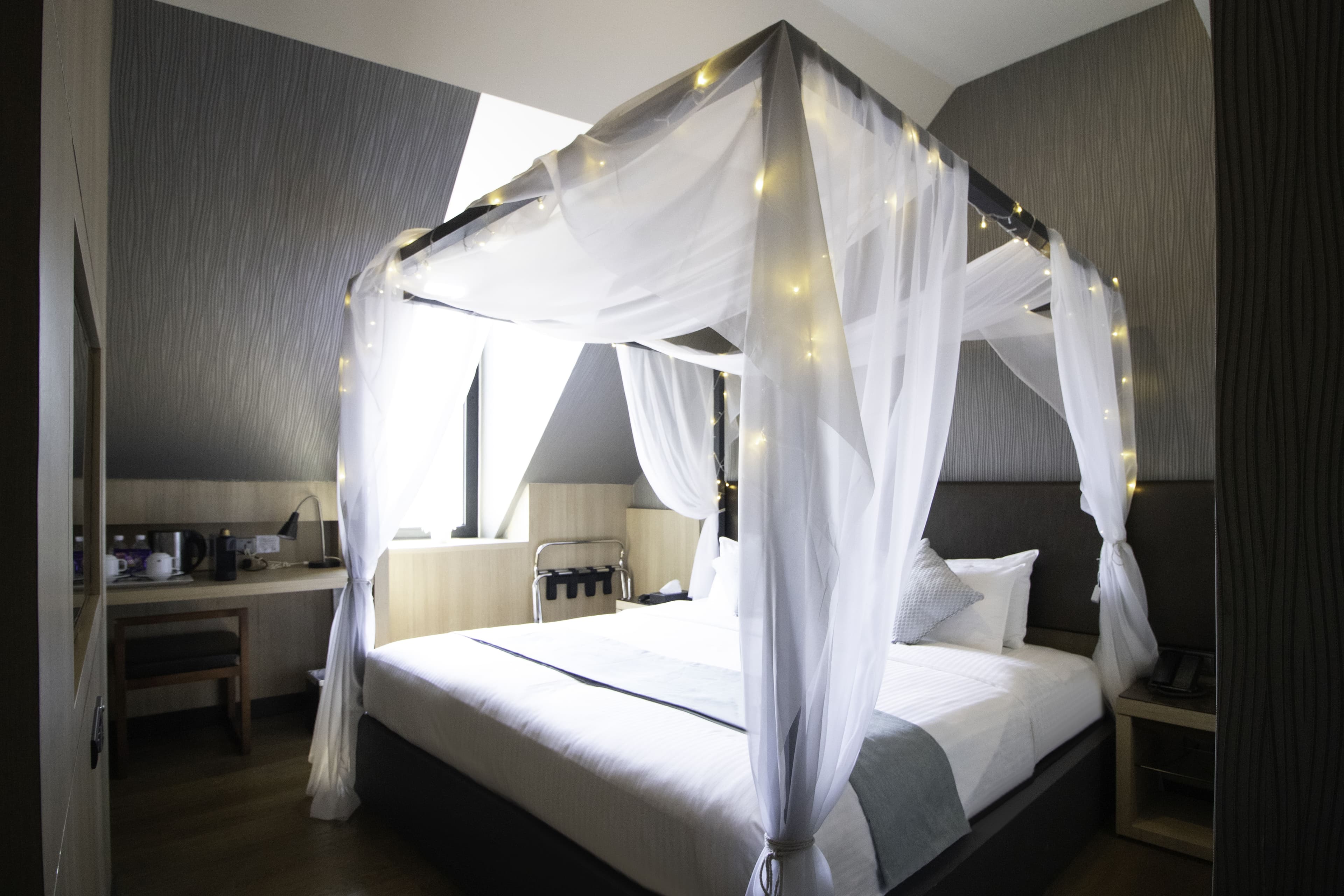 Hotel NuVe Stellar (formerly Aqueen Kitchener)