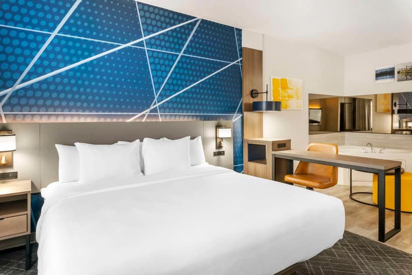 Comfort Suites Elgin