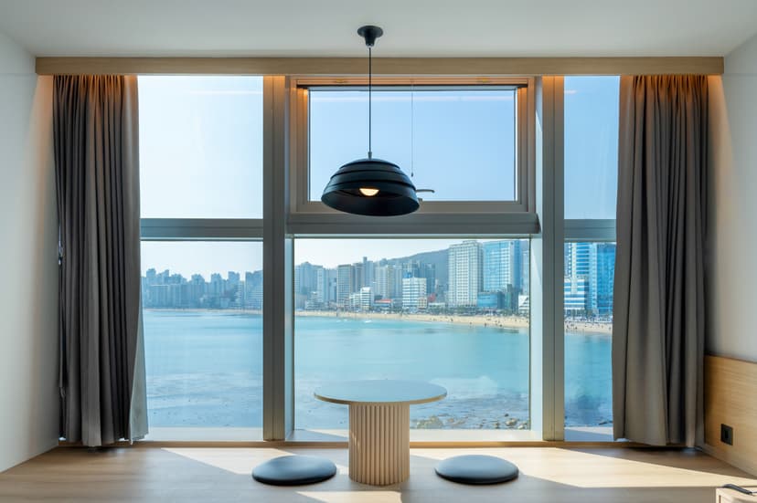 Gray 193 Gwangan Beach 그레이 193 광안리