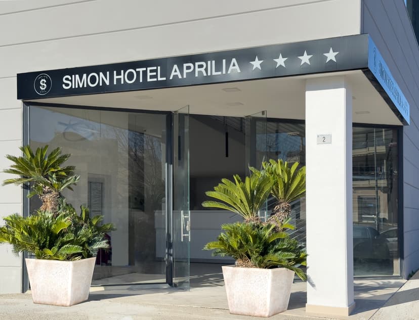 Simon Hotel Aprilia