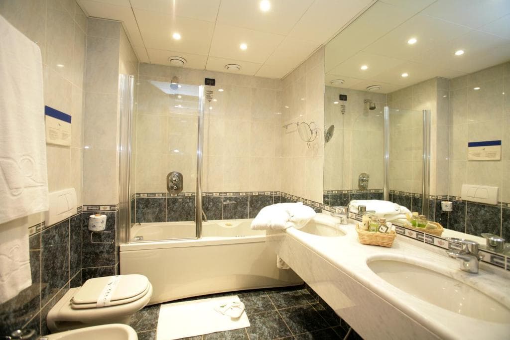 Pacific Hotel Fortino