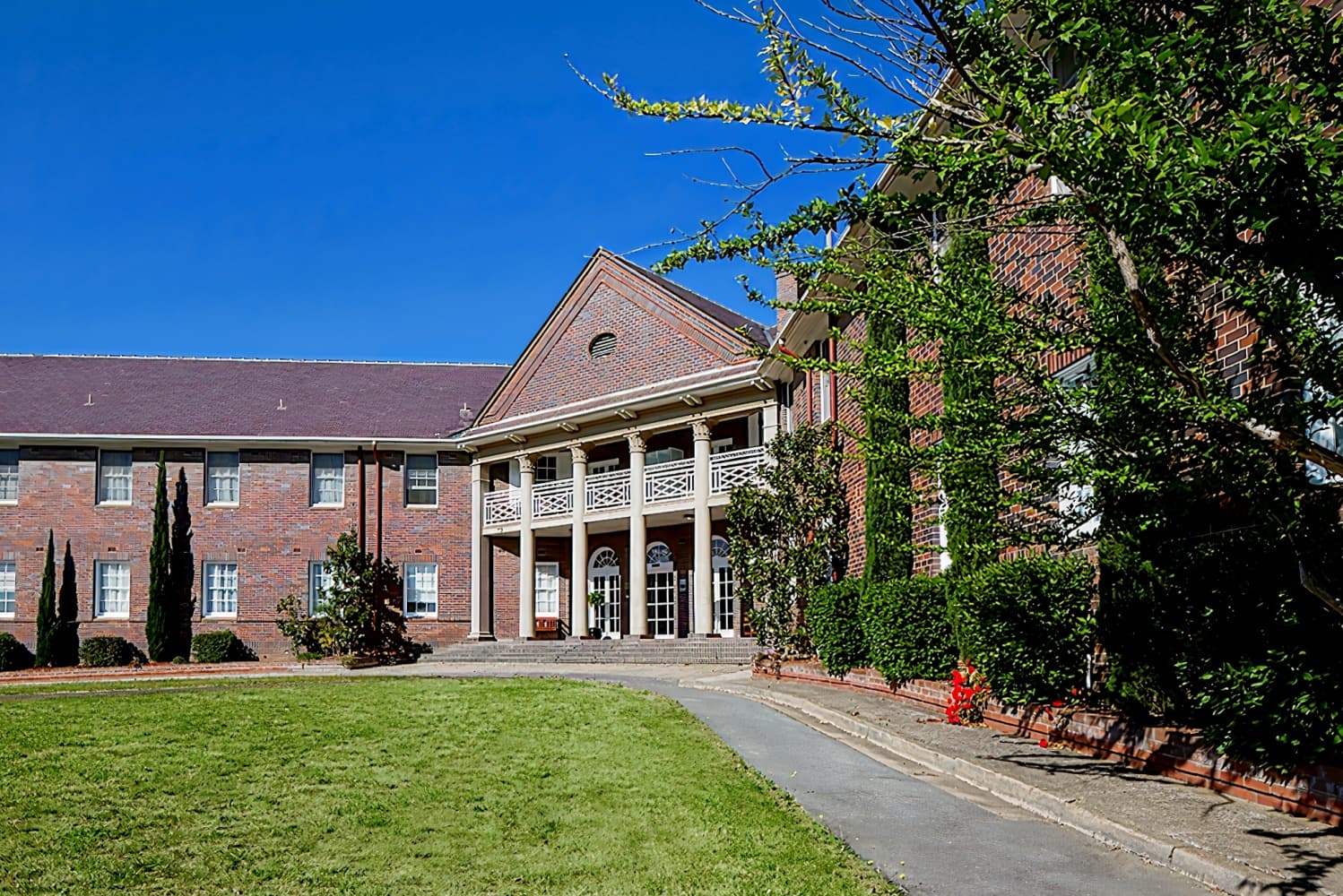 Brassey Hotel