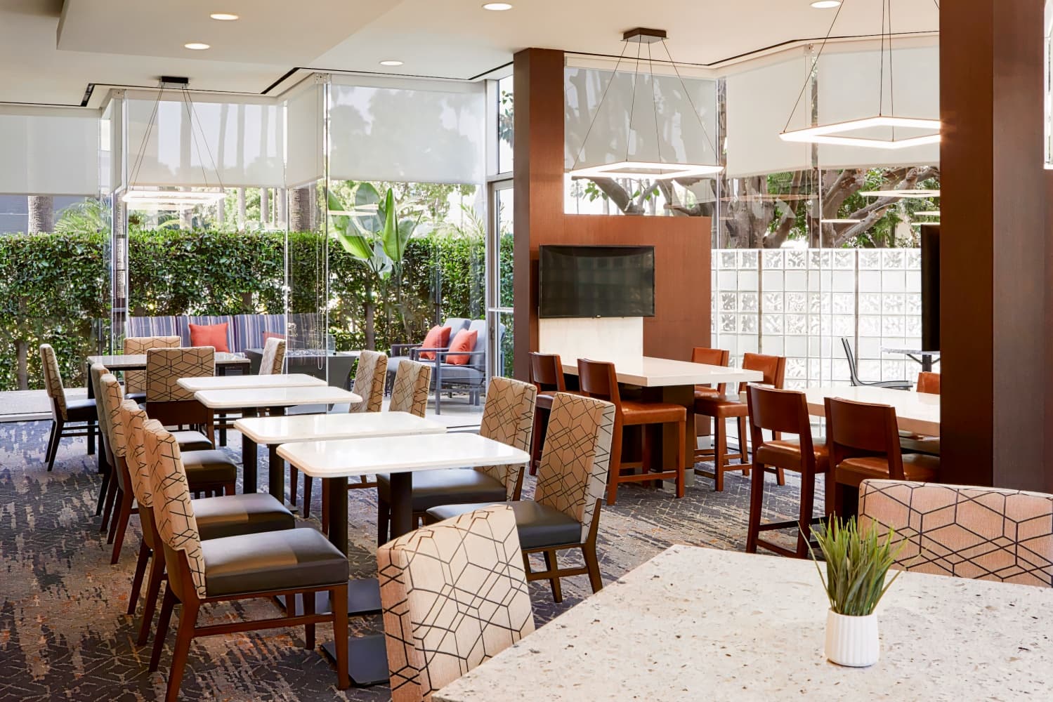 Courtyard by Marriott Los Angeles LAX/Century Boulevard