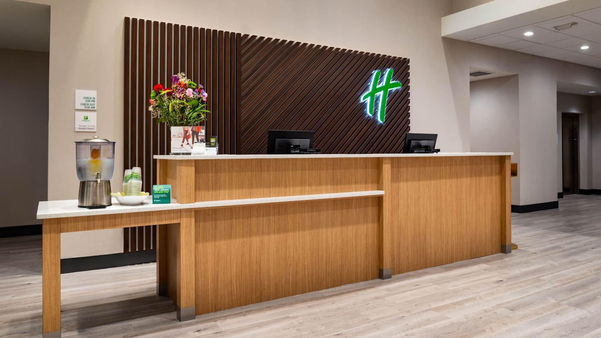 Holiday Inn & Suites Orlando I-Drive Theme Parks