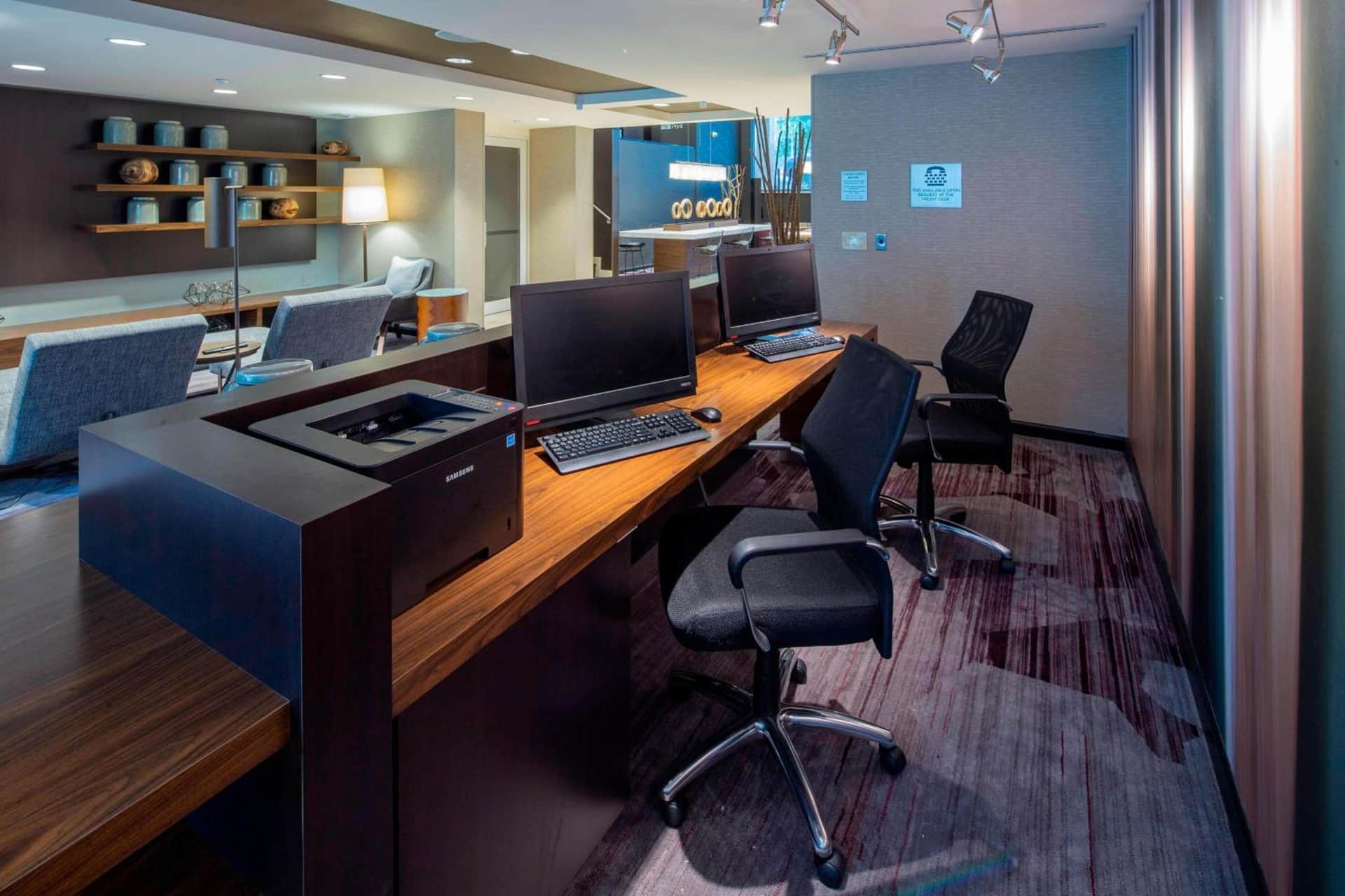 Courtyard by Marriott New York Queens/Fresh Meadows
