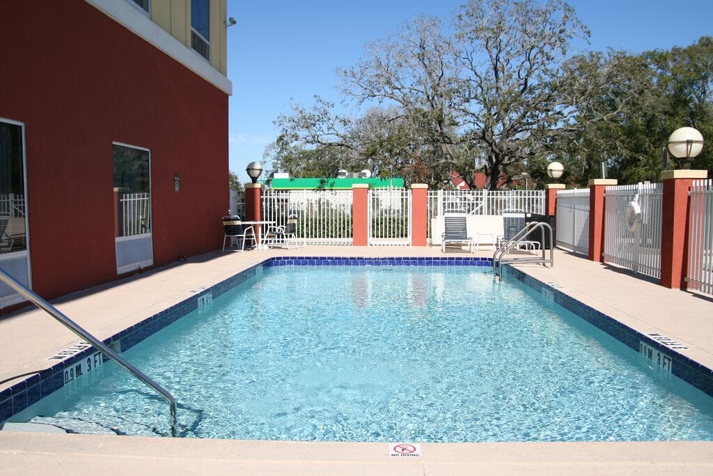 Holiday Inn Express Hotel & Suites Tampa-Fairgrounds-Casino