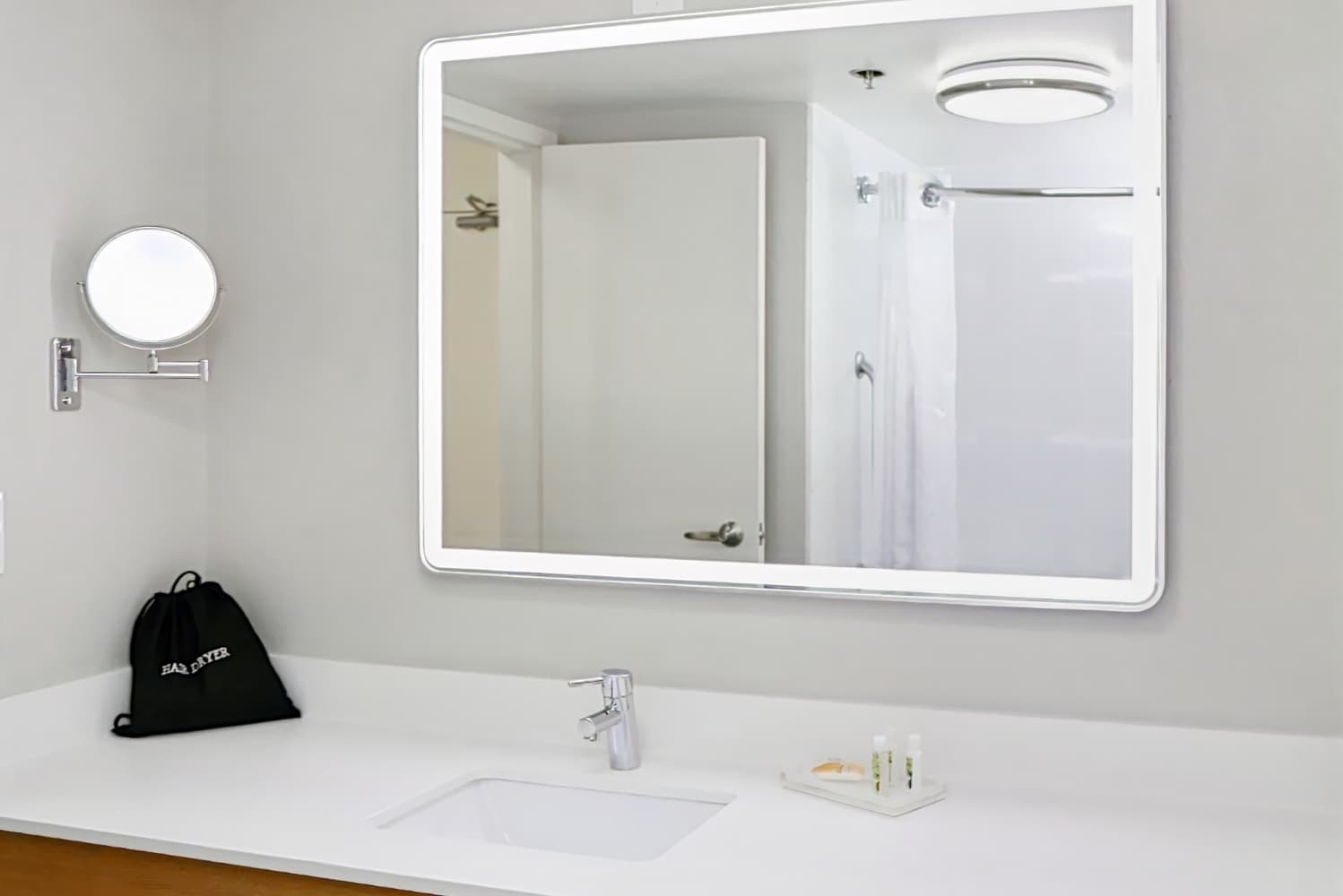 Holiday Inn Chicago O'Hare Area