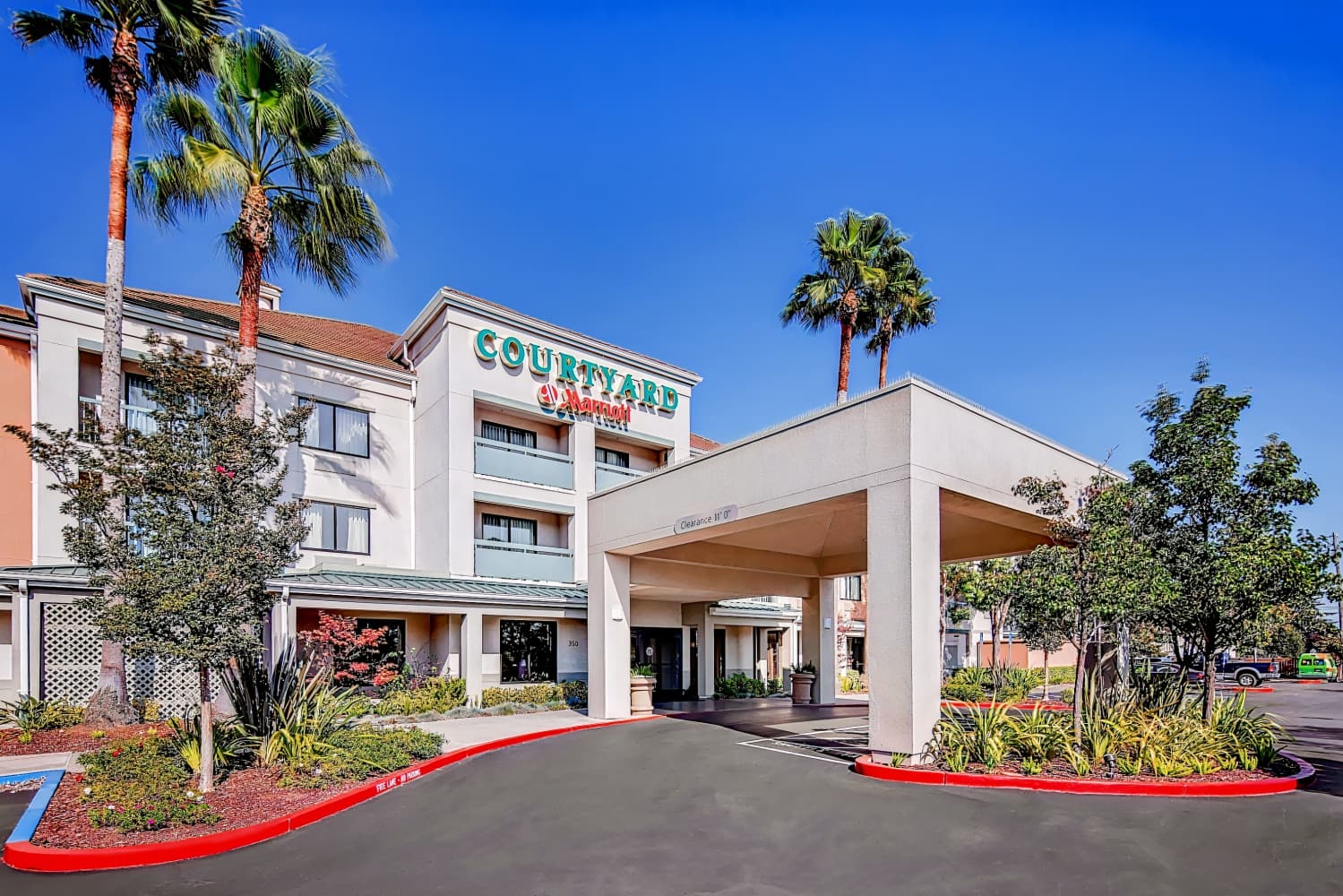 Courtyard by Marriott Oakland Airport