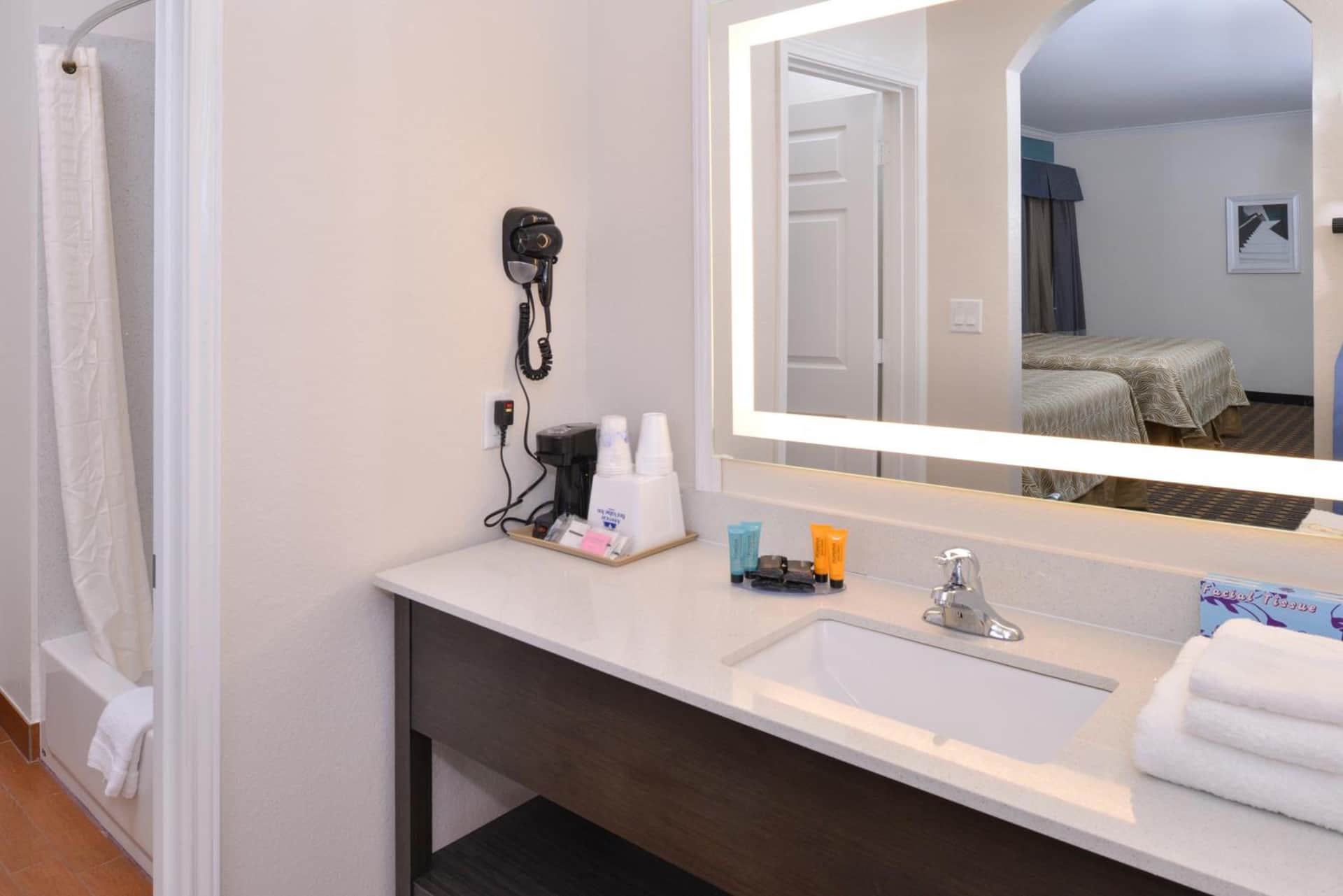 Regency Inn & Suites- NW Houston