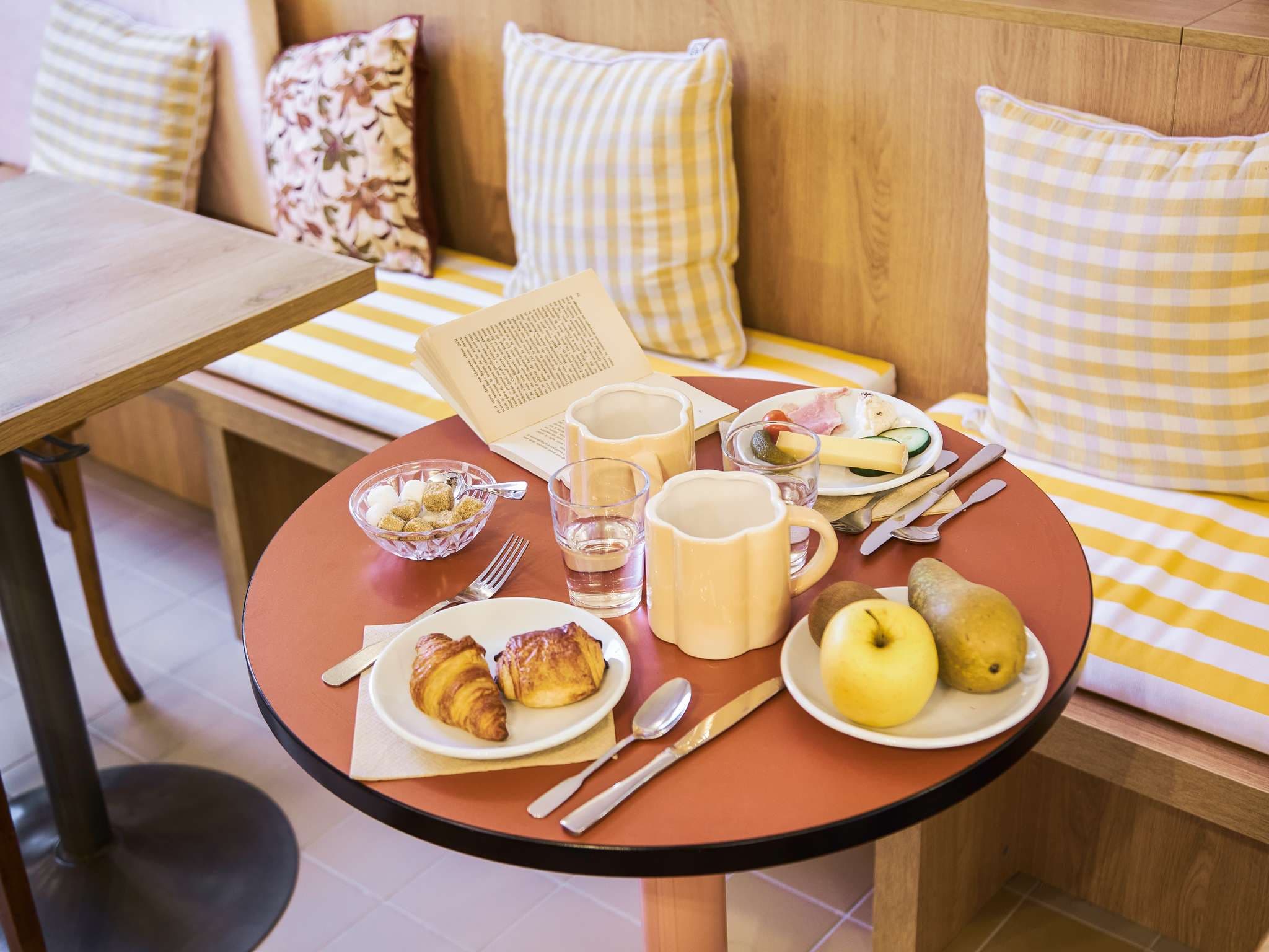 greet hotel Marseille Parc Chanot Vélodrome