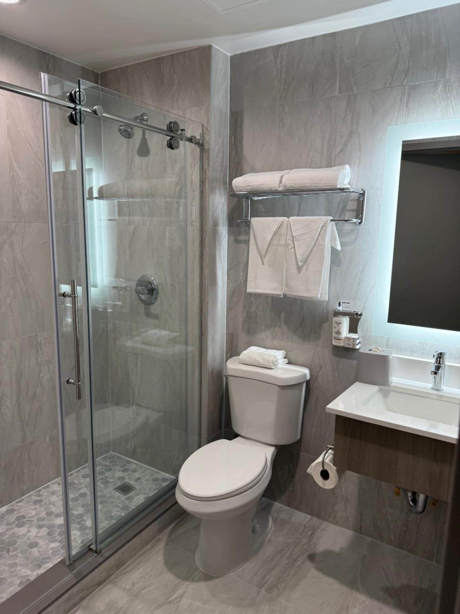 Holiday Inn Express And Suites Bronx NYC, an IHG Hotel