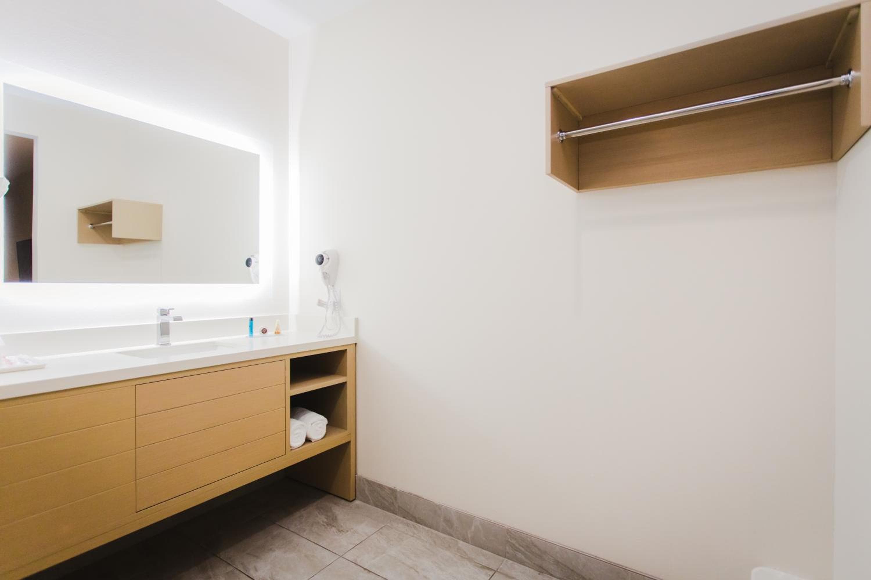 Palace Inn Blue Federal Road