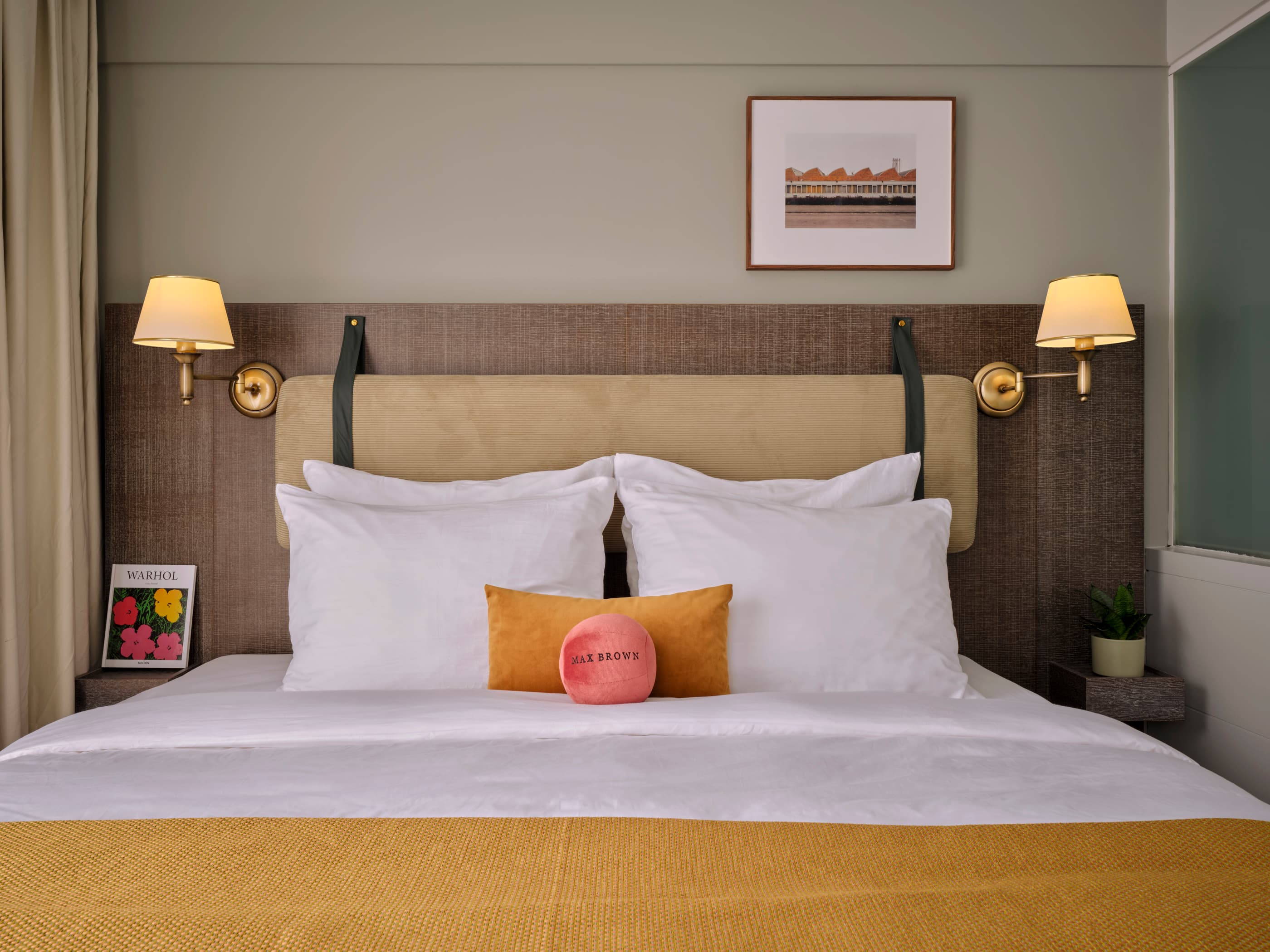 Max Brown 5th District, part of Sircle Collection