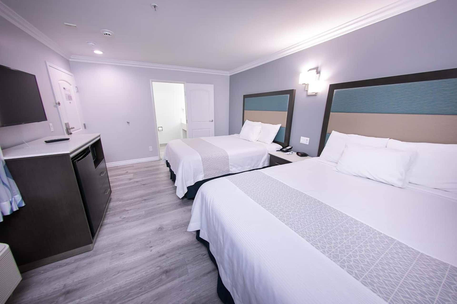 Travelodge Inn & Suites by Wyndham West Covina