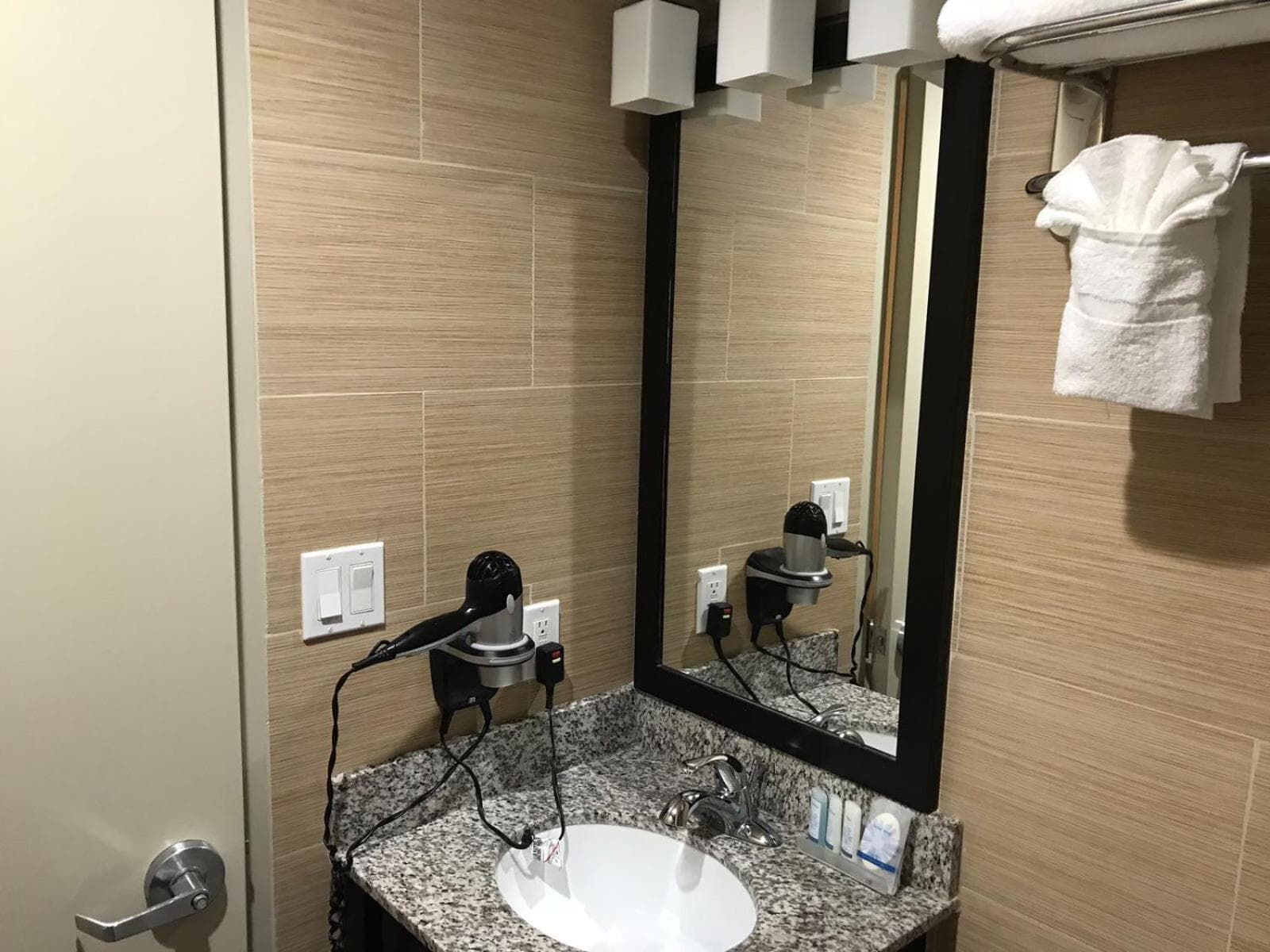 Days Inn by Wyndham Brooklyn Borough Park