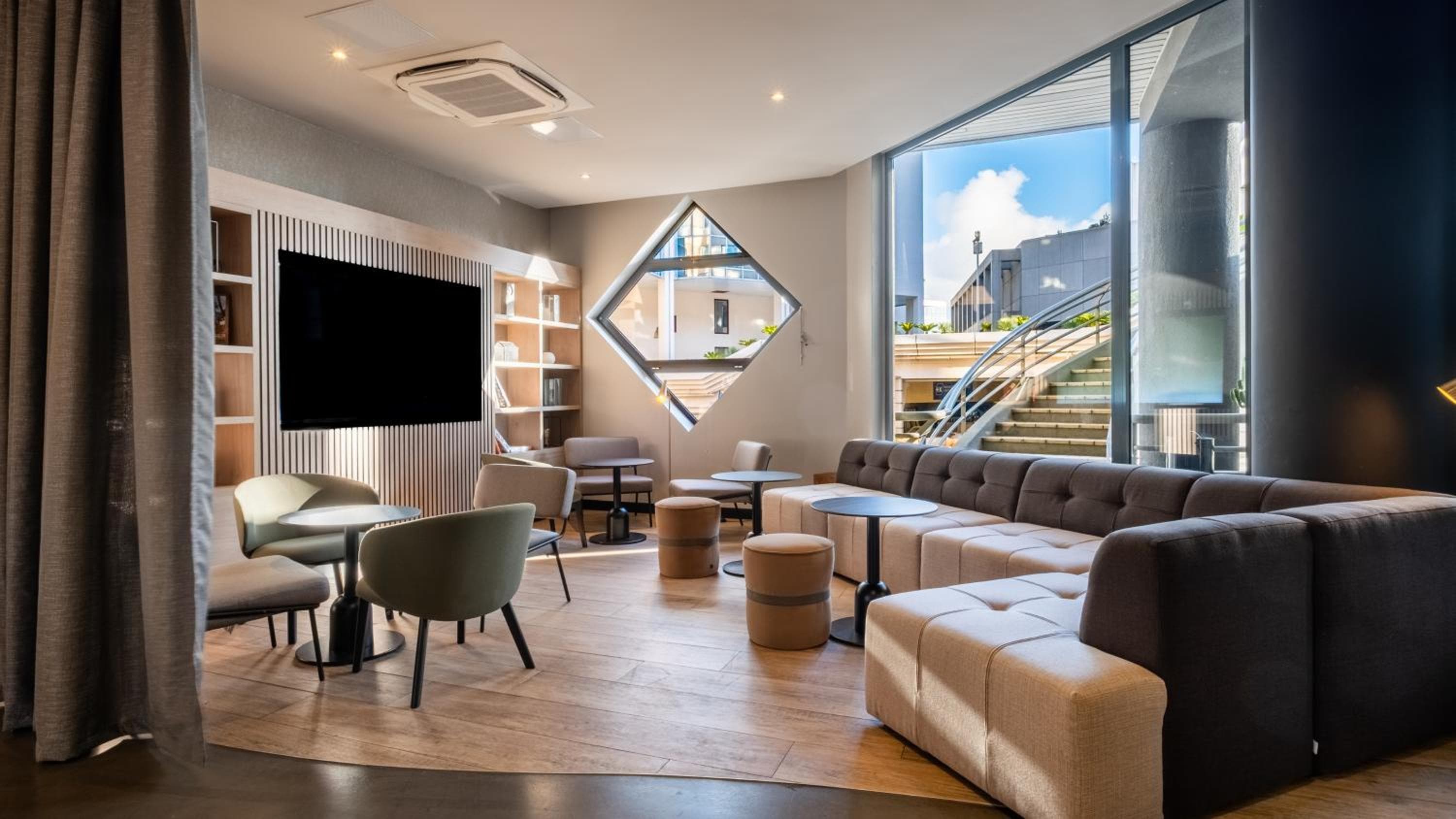 CAMPANILE PRIME NICE AEROPORT