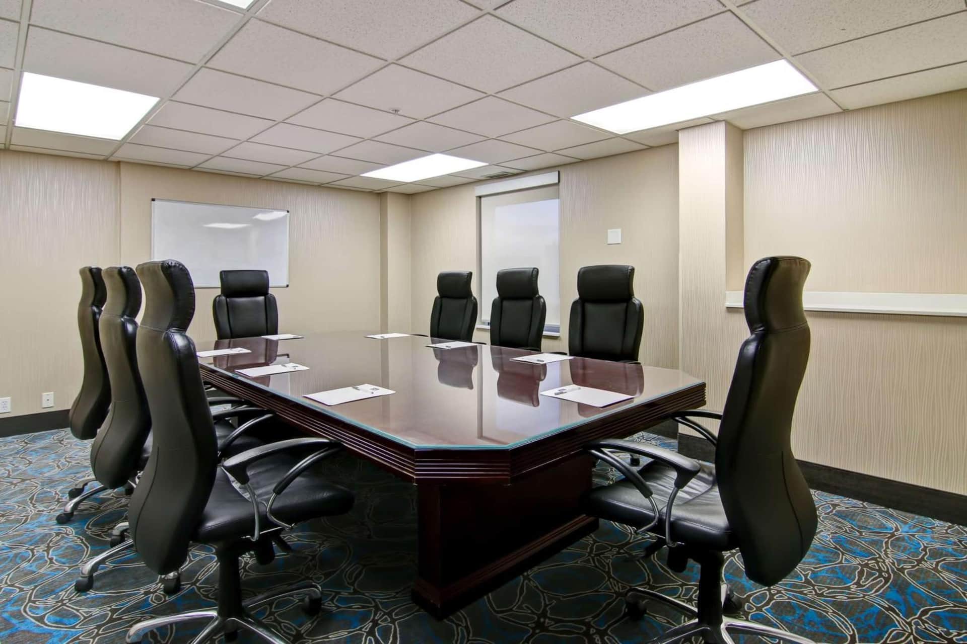 Hampton Inn & Suites by Hilton Calgary Airport