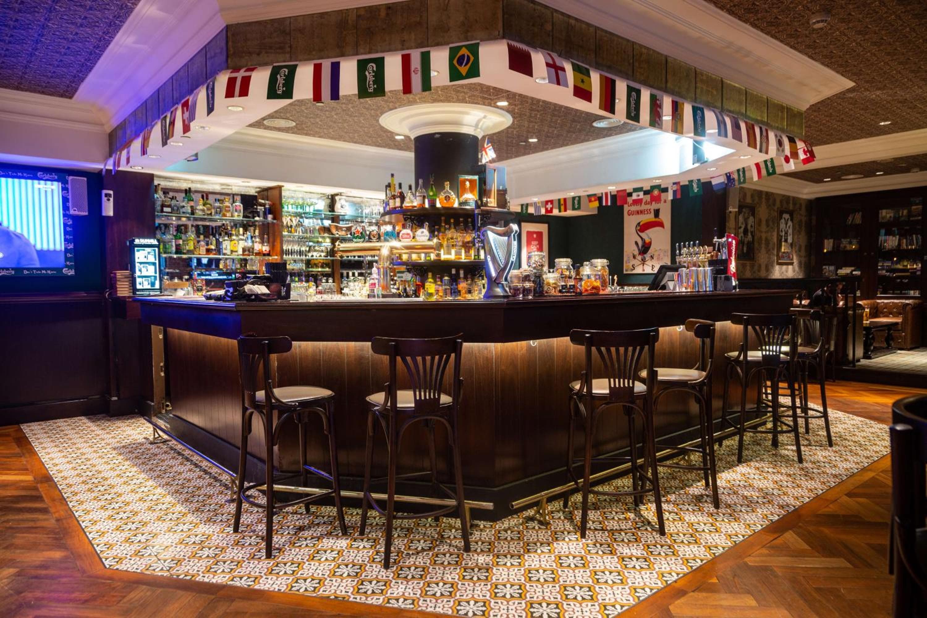 V Hotel Dubai, Curio Collection by Hilton