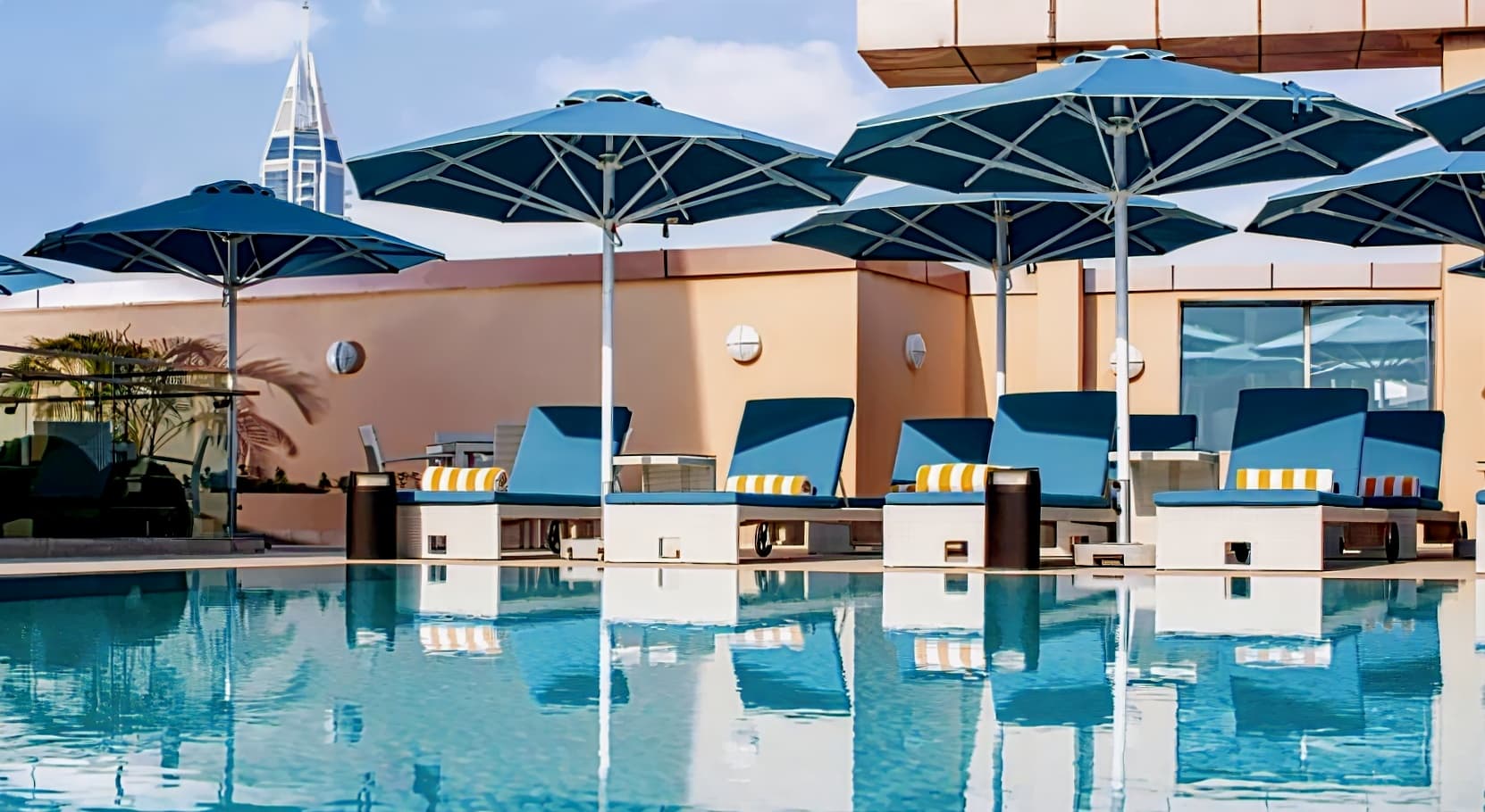 Pullman Dubai Jumeirah Lakes Towers - Hotel & Residence