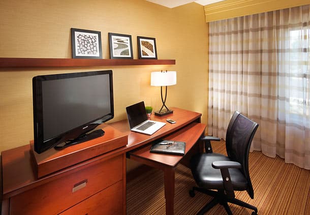 Courtyard Marriott Long Beach Airport
